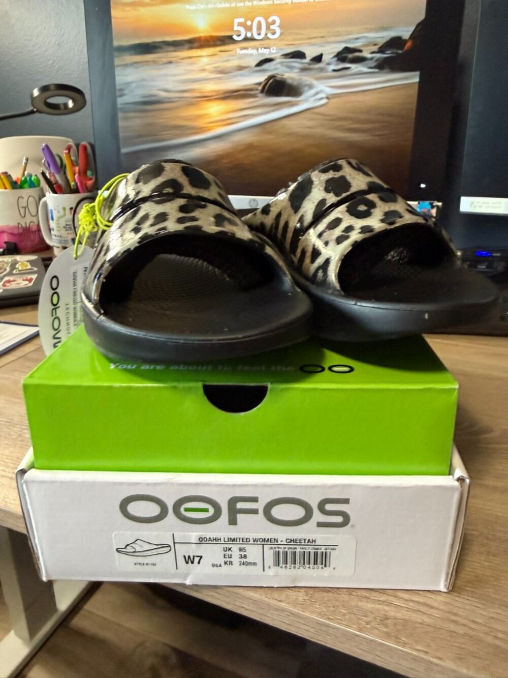 NWT Limited Edition Cheetah Print Oofos Slides - Picture 3 of 4